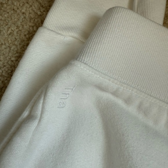 Aritzia TNA White Sweatpants - Picture 3 of 5